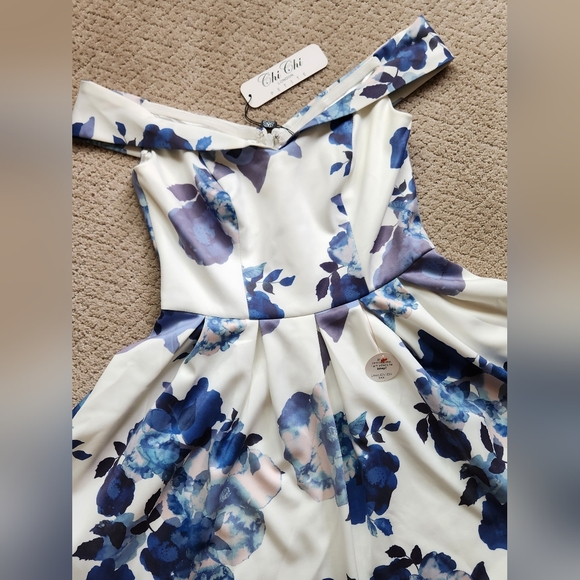 CHI CHI LONDON Off Shoulder Mini Dress in Blue Floral Print, US 2 - Picture 7 of 8